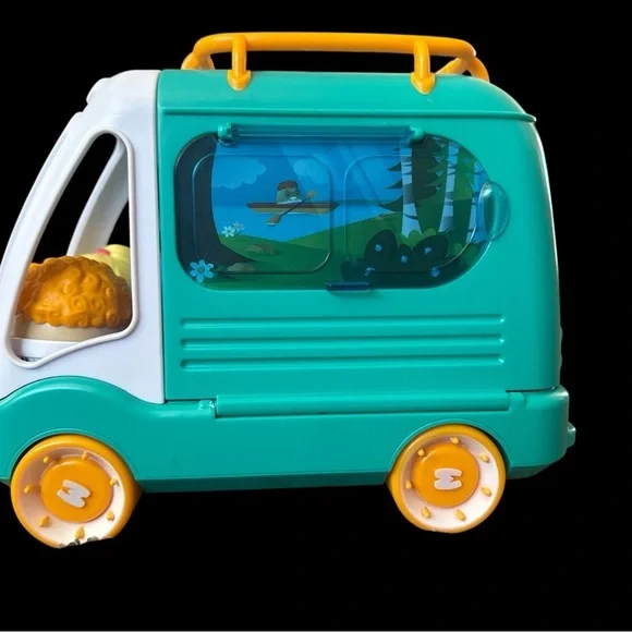 Fun Play Van with Figures - White and Green - Picture 4 of 5